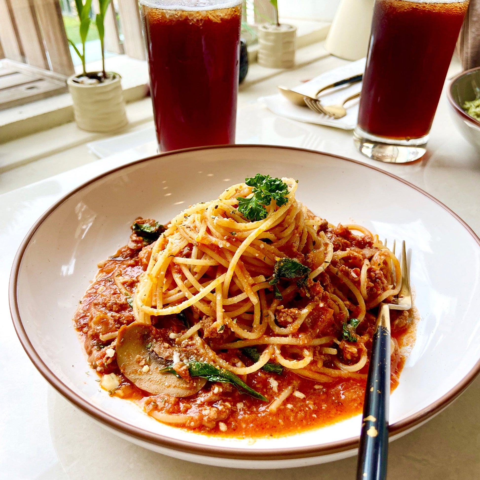 MORA CERAMICS Kitchen & Dining Pasta Bowls - 30oz - Earl Grey & Vanilla White