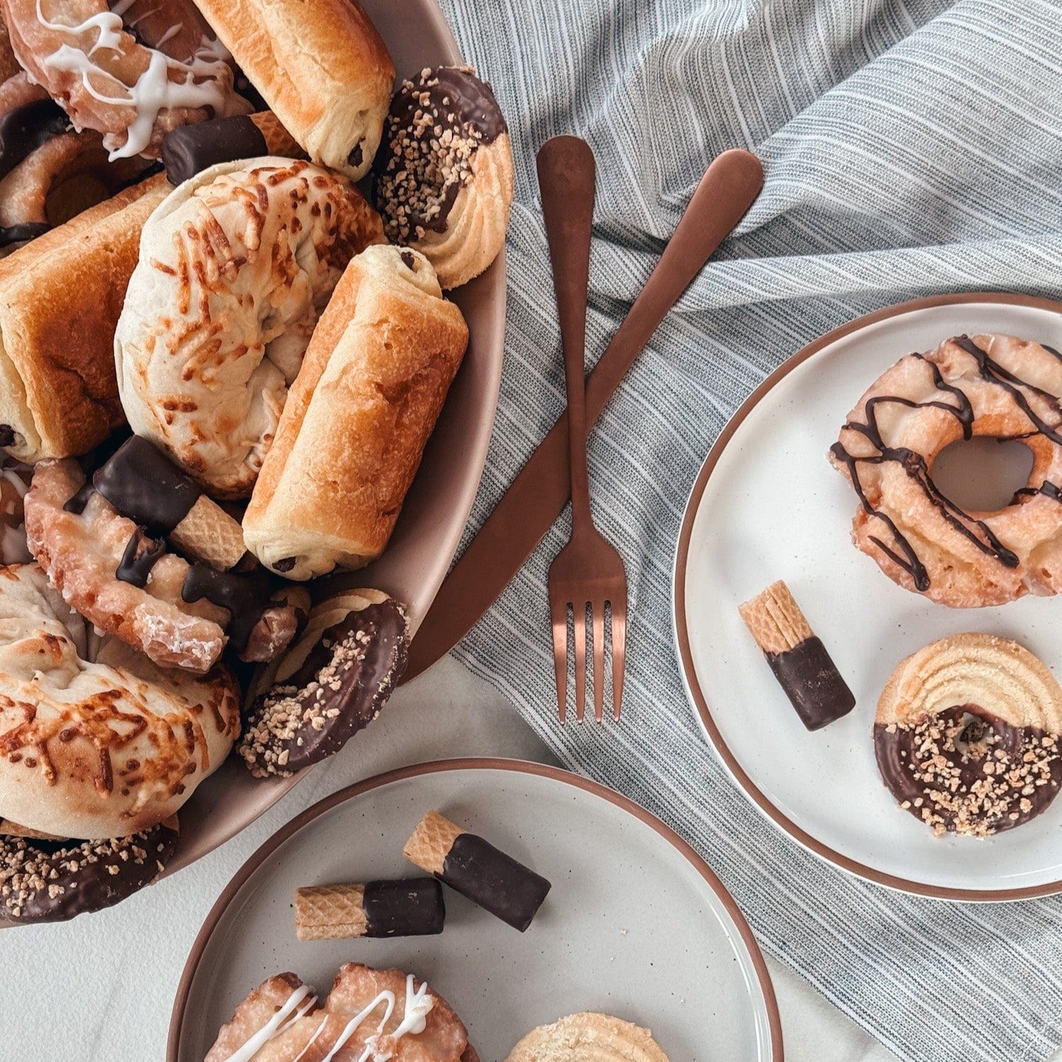 MORA CERAMICS Kitchen & Dining 2XL & 3XL Serving Dishes - 15.9 & 14.6in - Neutrals