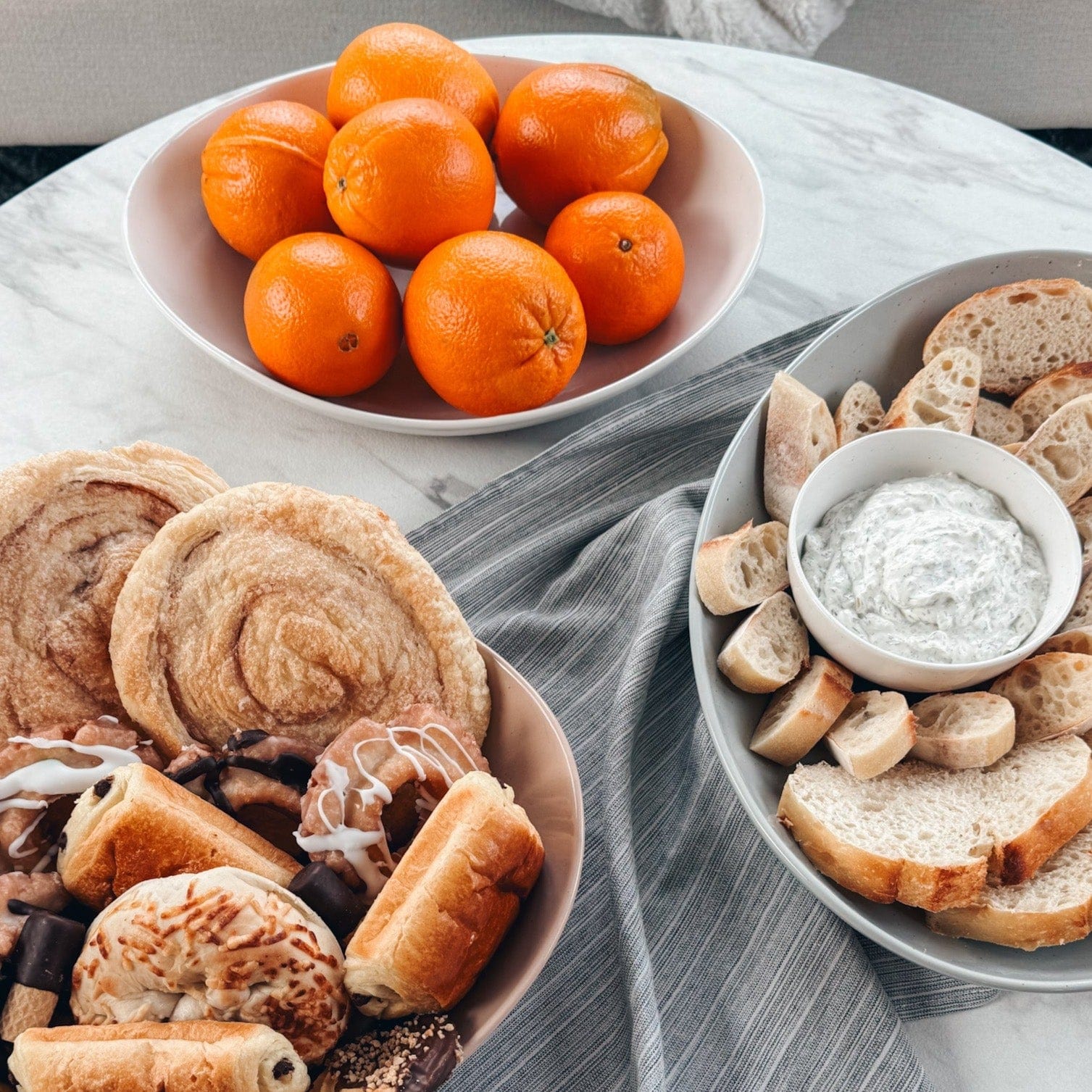 MORA CERAMICS Kitchen & Dining L & XL Serving Dishes - 13.5 & 11.8in - Vanilla White