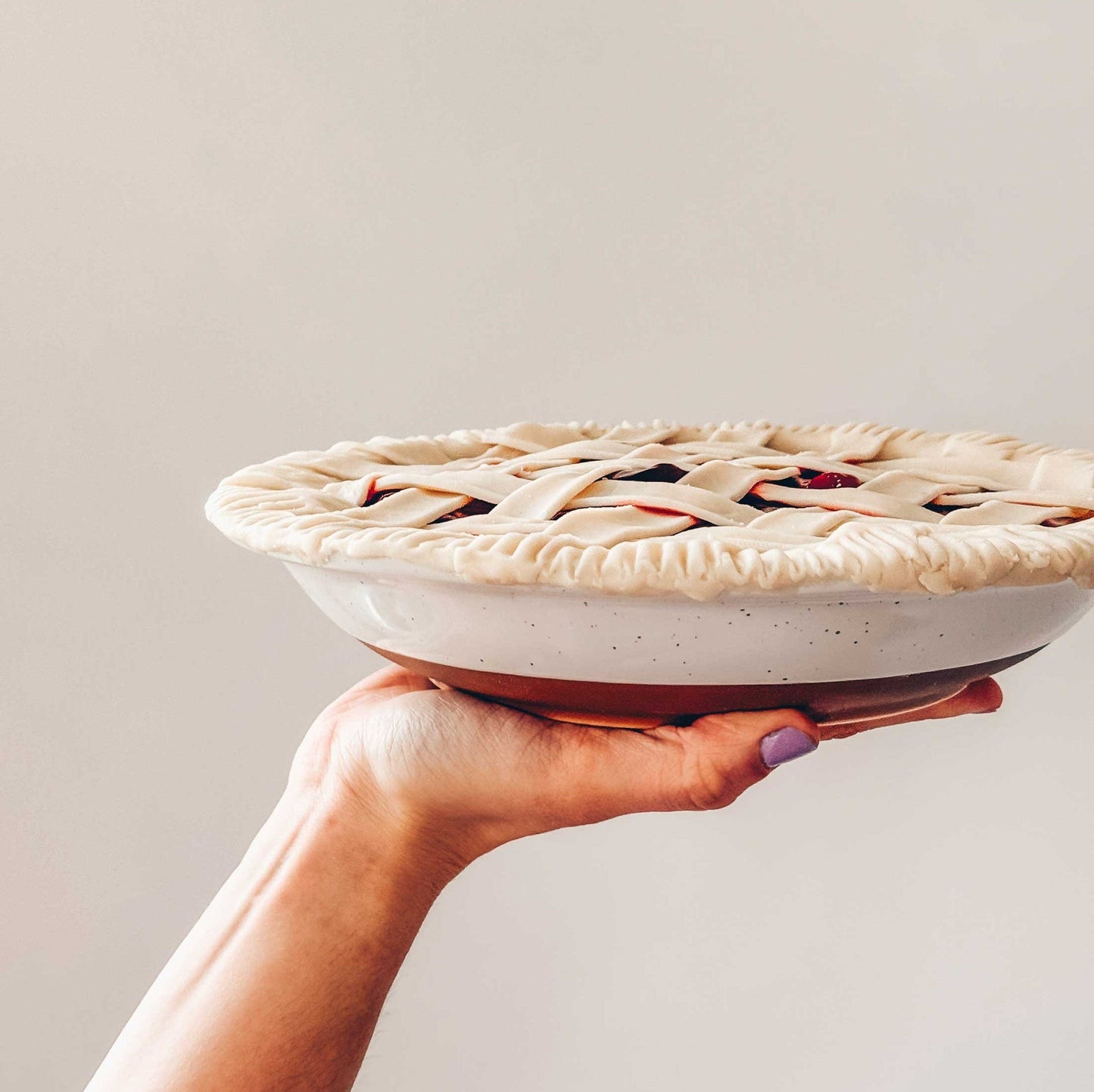 MORA CERAMICS Kitchen & Dining Shallow Pie Pan Set of 2 - 9in - Vanilla White