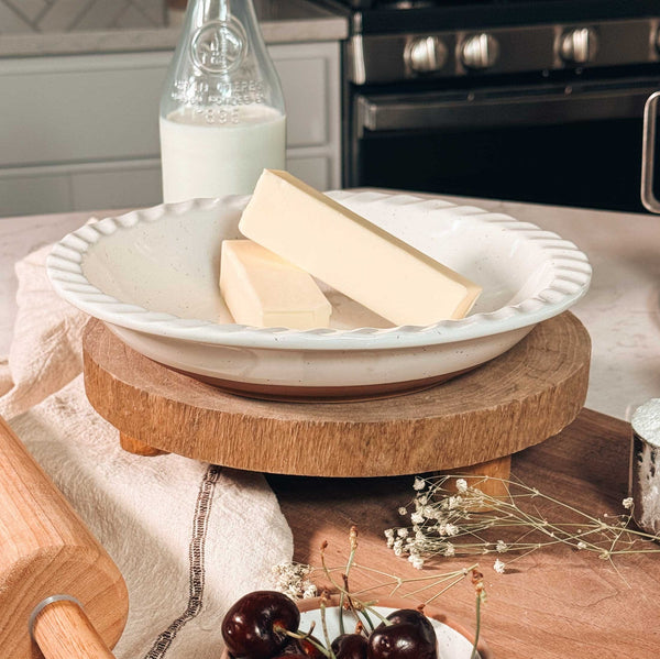 MORA CERAMICS Kitchen & Dining Shallow Pie Pan Set of 2 - 9in - Vanilla White