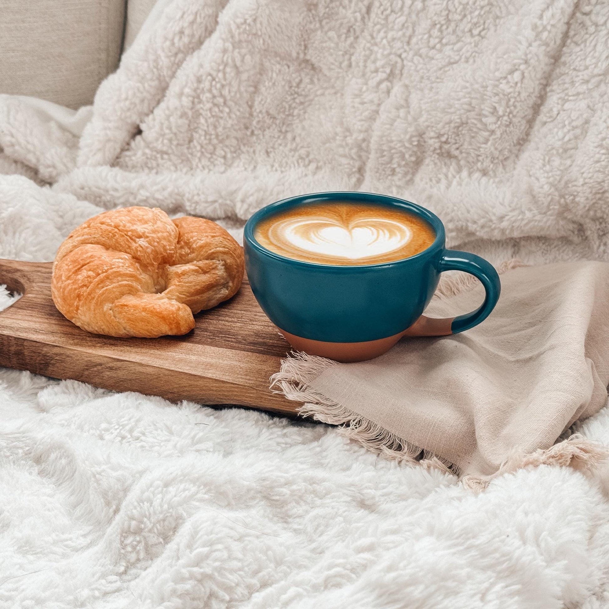 MORA CERAMICS Kitchen & Dining Latte Art Mug - 10.5oz - Azure Blue