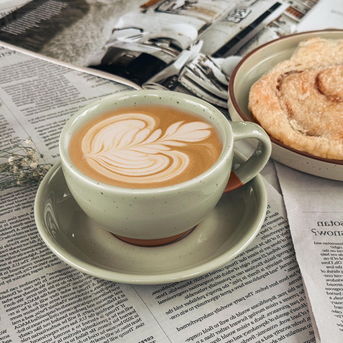 MORA CERAMICS Kitchen & Dining Latte Art Mug - 10.5oz - Light Matcha