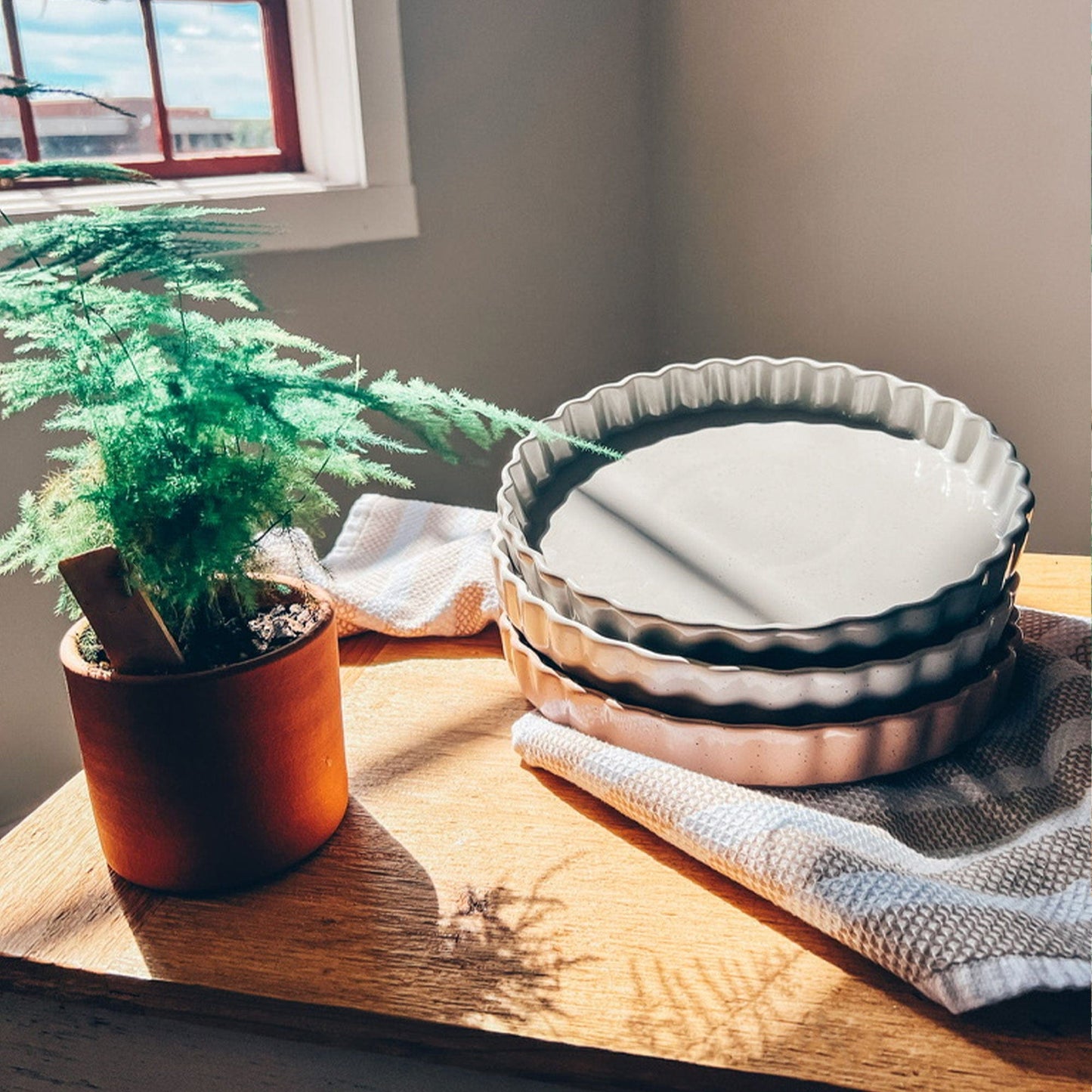 MORA CERAMICS Kitchen & Dining Tart Pan - 10in - Earl Grey