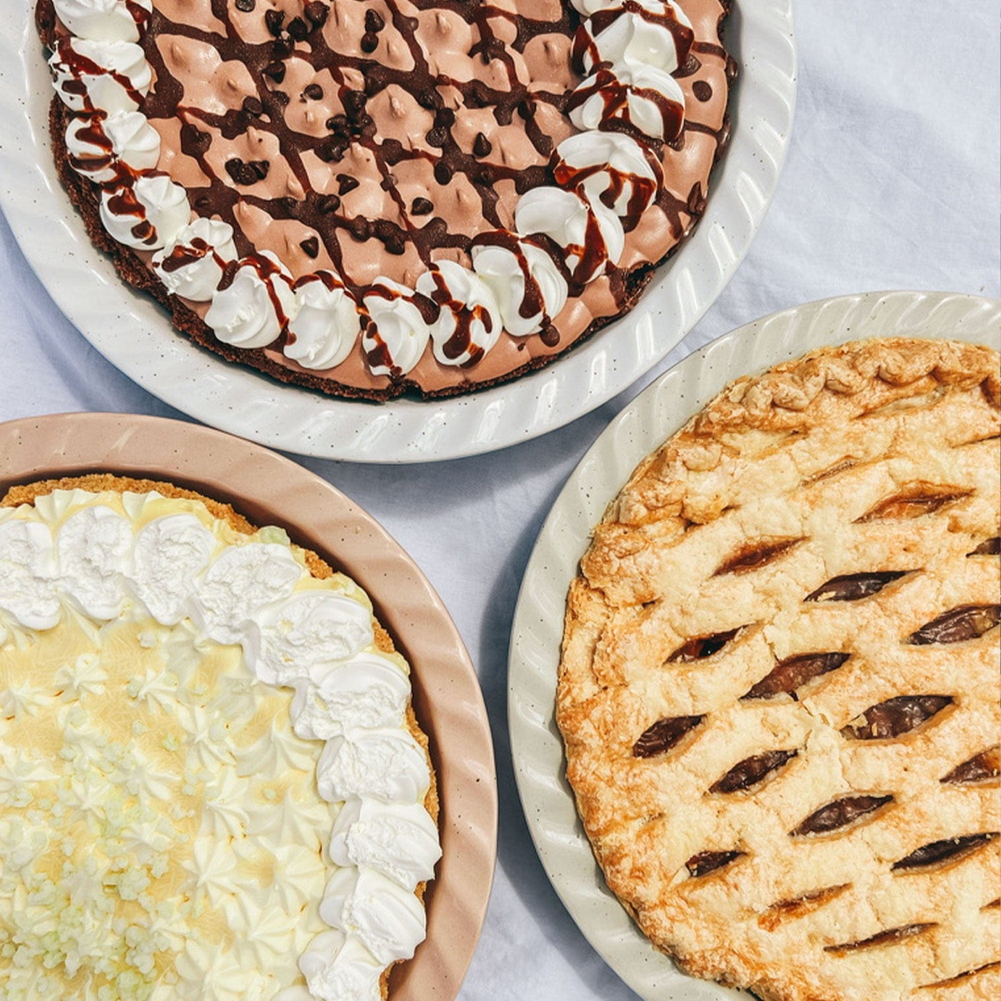 MORA CERAMICS Kitchen & Dining Shallow Pie Pan Set of 2 - 9in - Neutrals