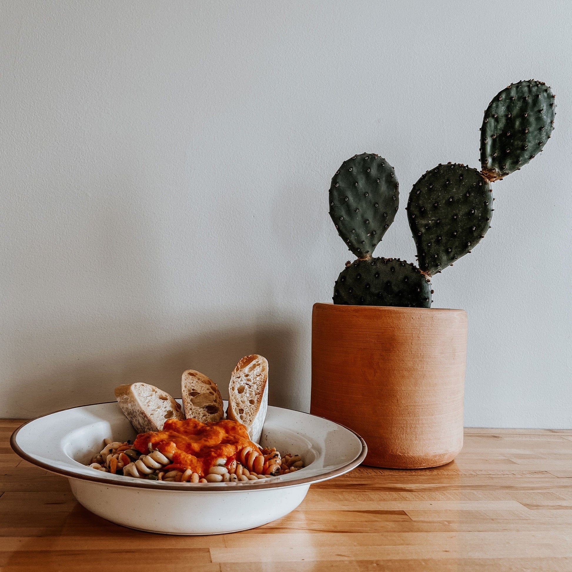 MORA CERAMICS Kitchen & Dining Soup Bowls - Wide-Rimmed - 25oz - Vanilla White