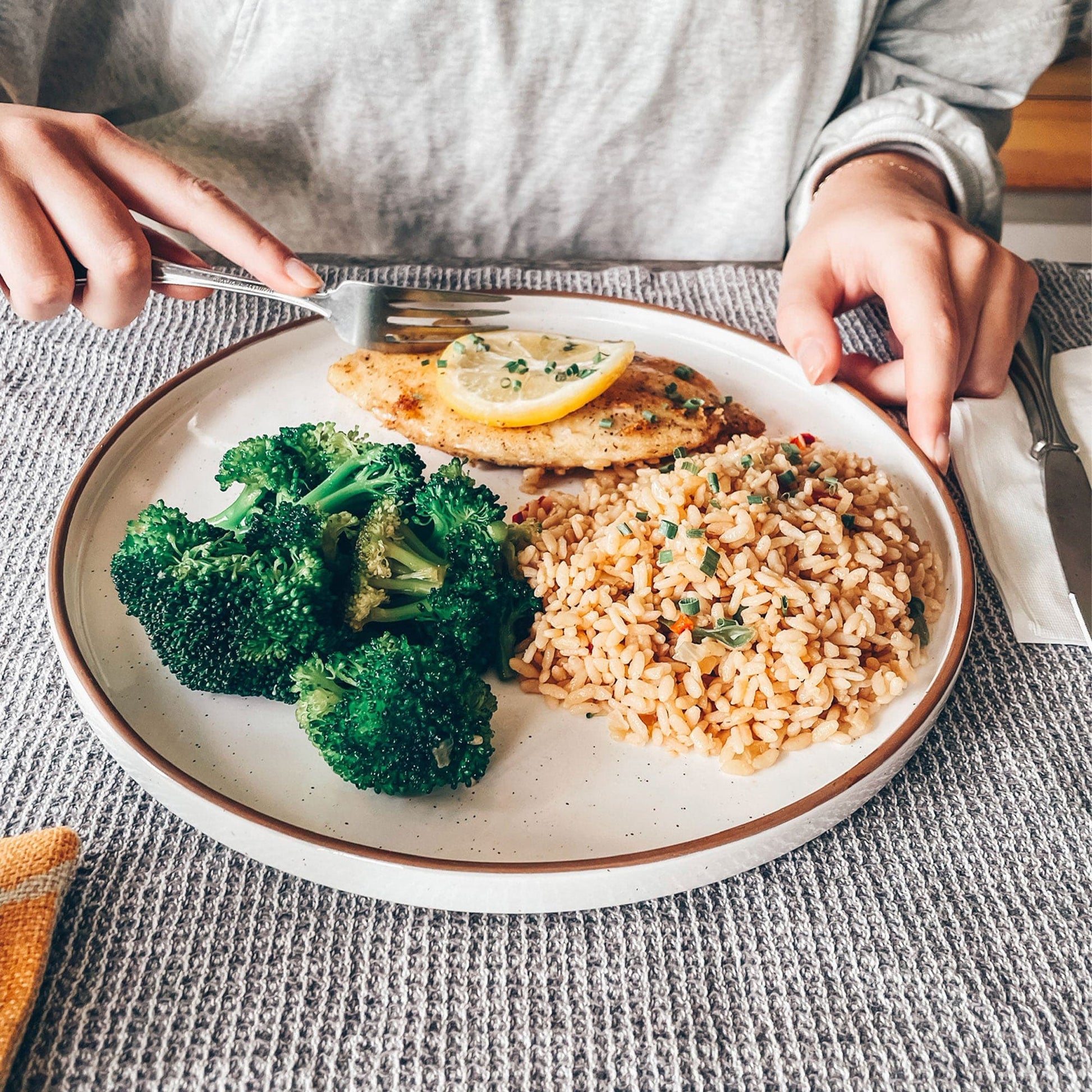 MORA CERAMICS Kitchen & Dining Dinner Plates - 10.5 in - Vanilla White