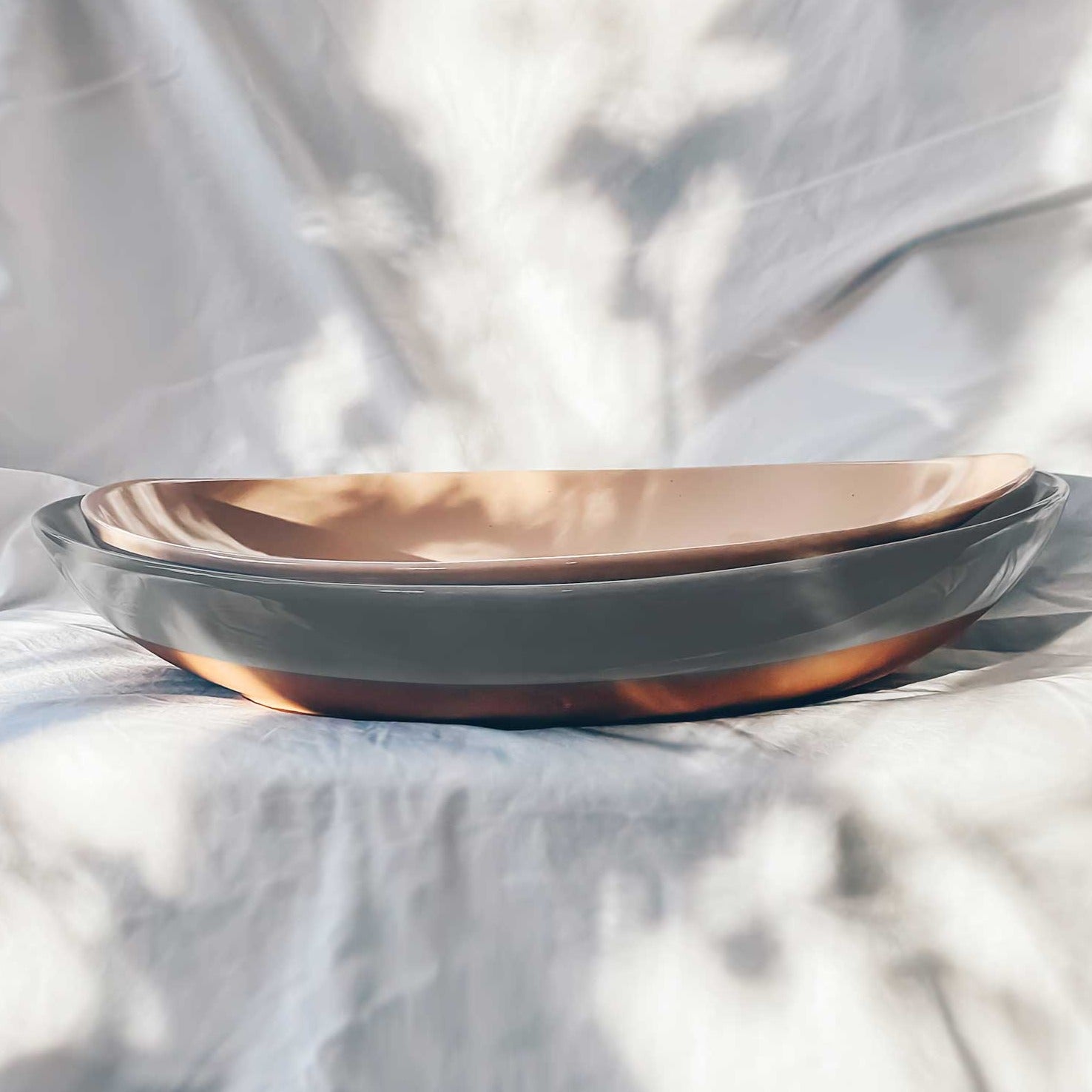 2XL & 3XL Serving Dishes - 15.9 & 14.6in - Neutrals (Sesame Milk and Chai)